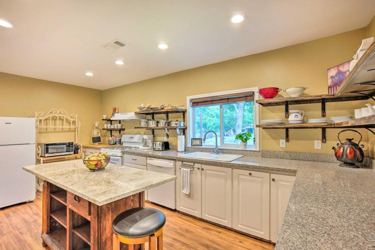The Gathering Place Brenham Home On 6 Acres エクステリア 写真