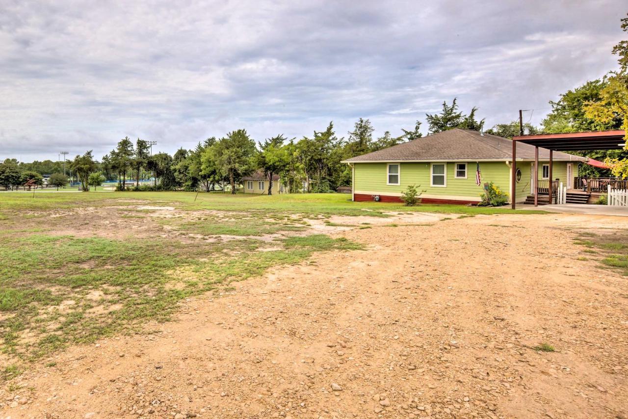 The Gathering Place Brenham Home On 6 Acres エクステリア 写真